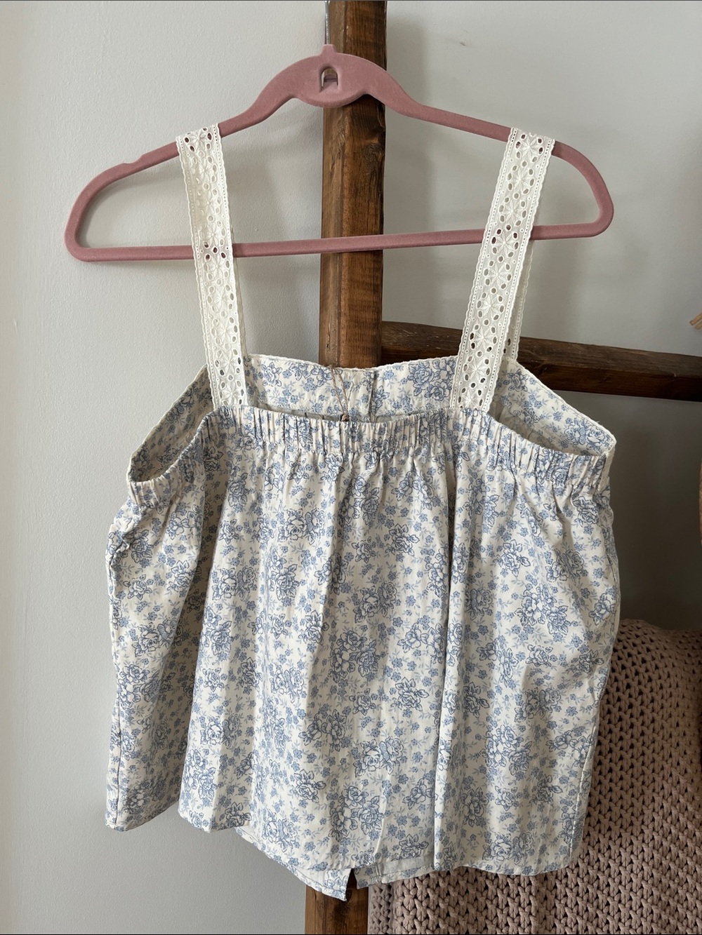 Neuflora Marina Floral Eyelet Tank Top – Size Large – NWT - Picture 5 of 5